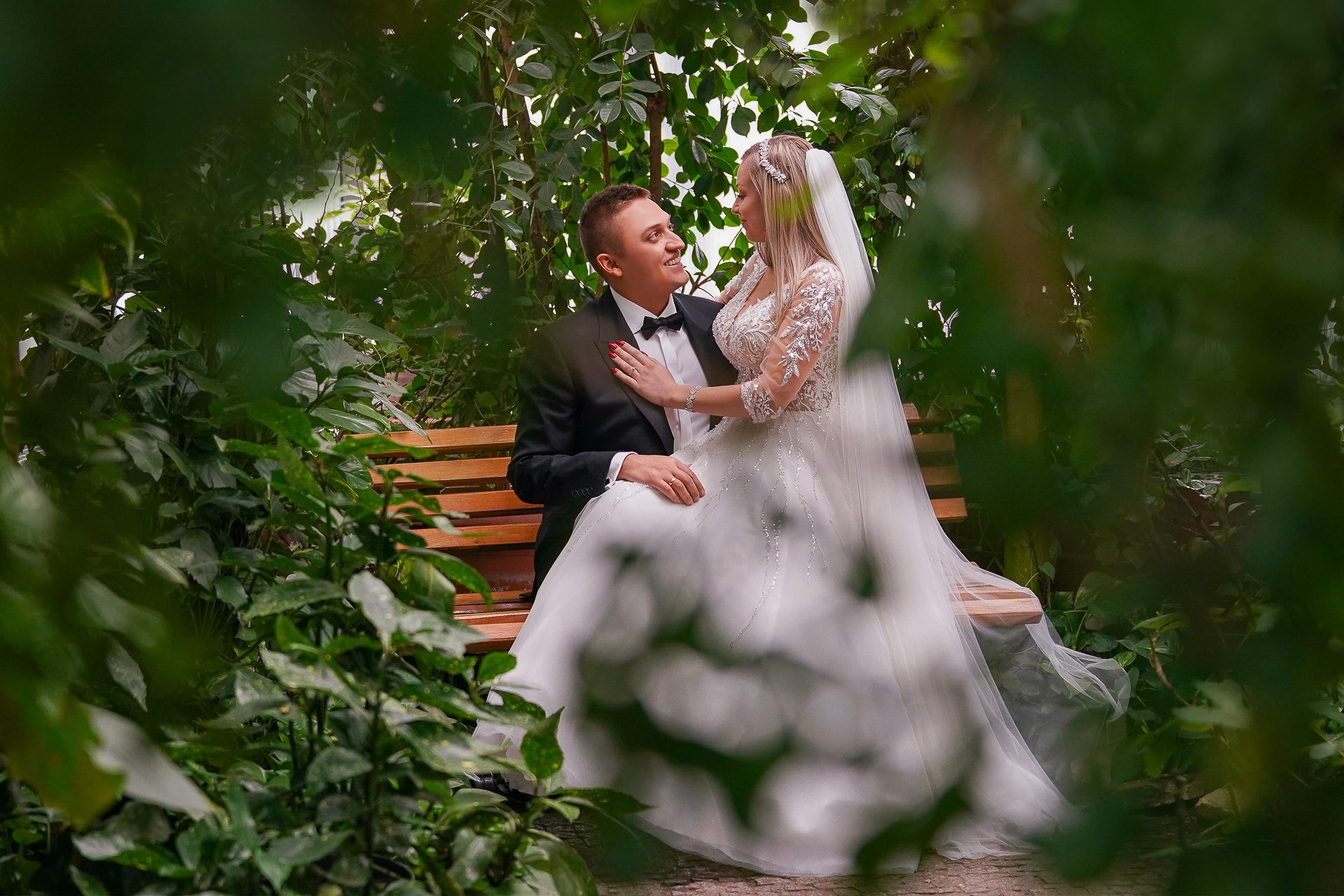 Palmiarnia — plener ślubny – fotograf Częstochowa
