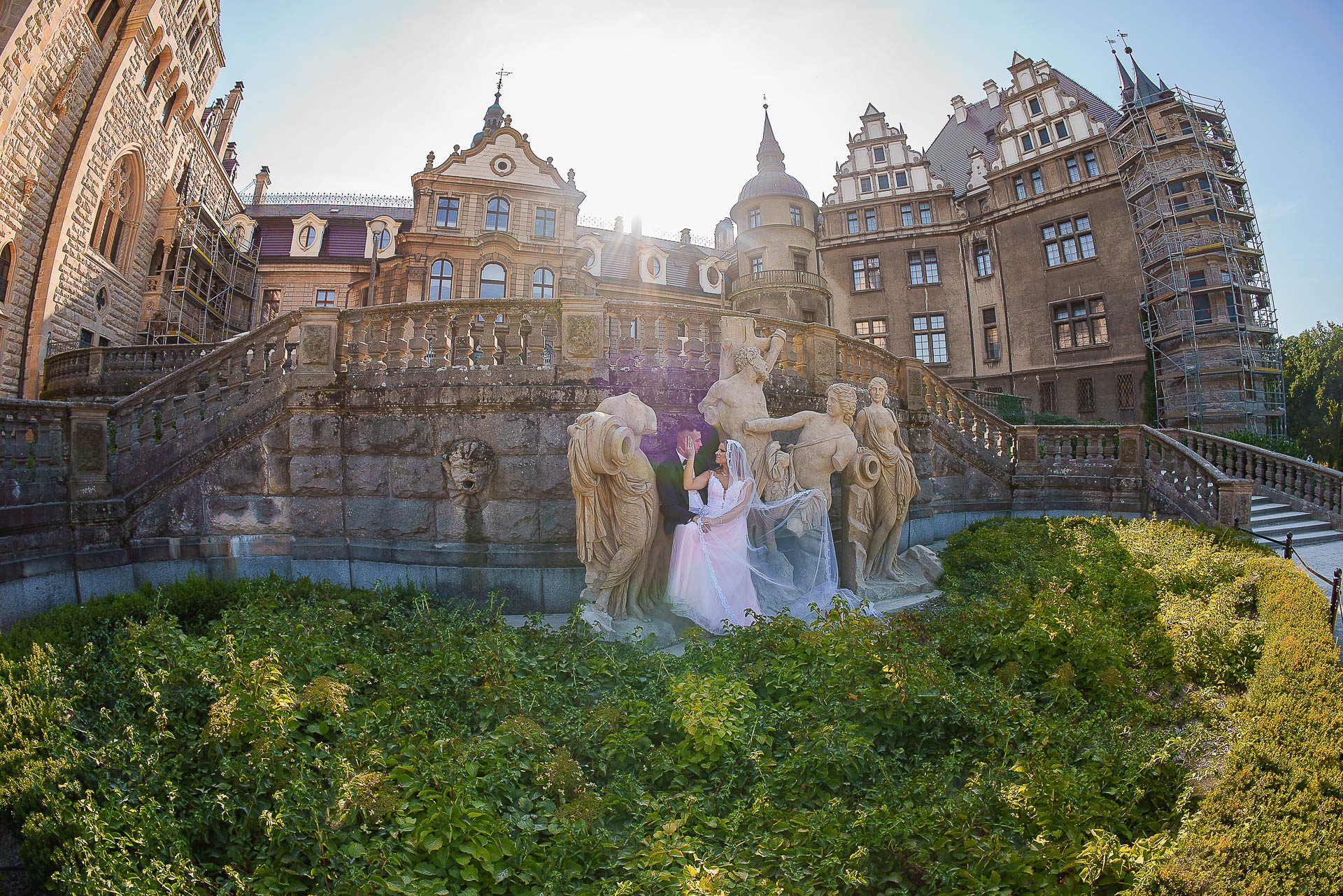 Zamek Moszna — plener ślubny – fotograf Częstochowa