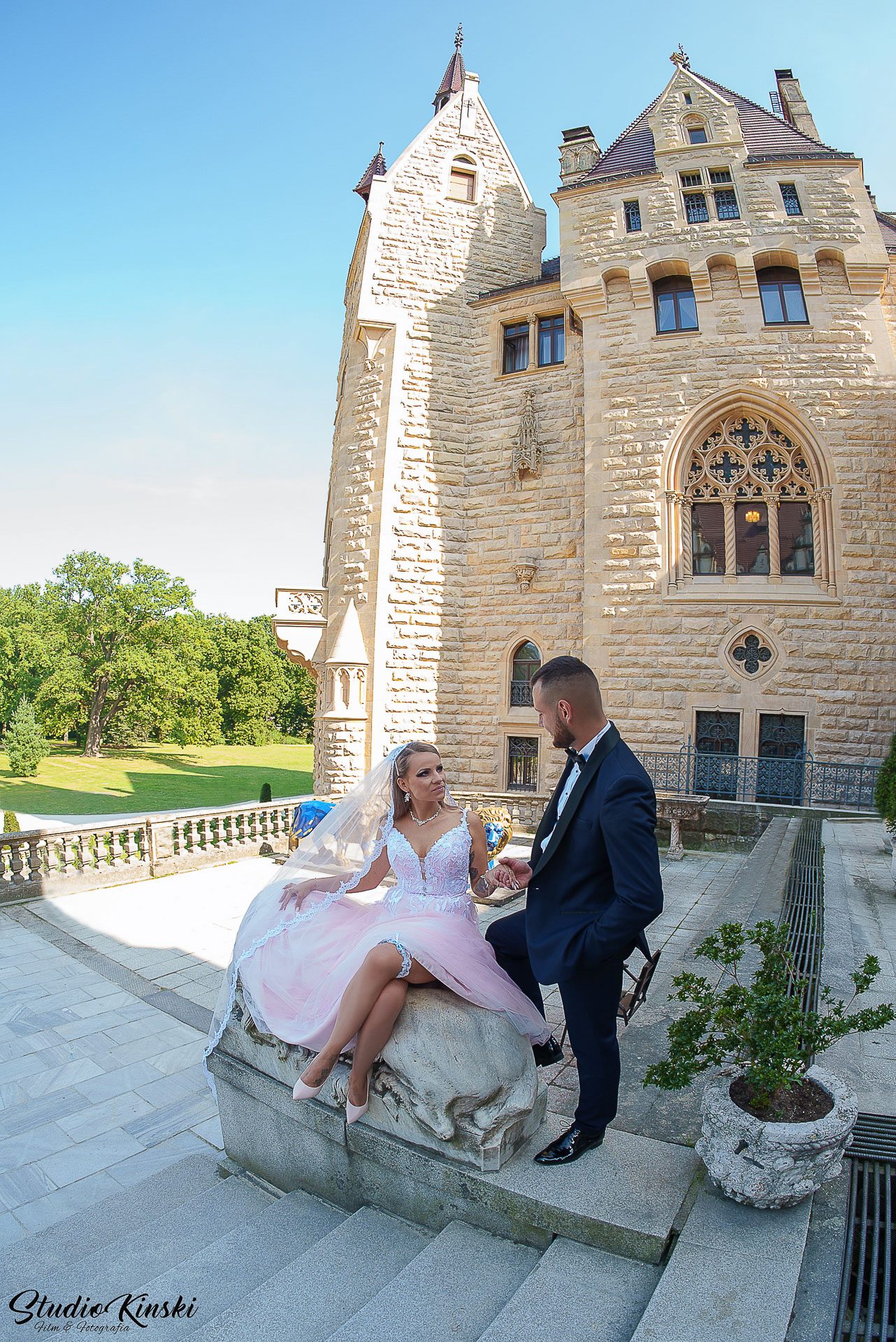 Zamek Moszna — plener ślubny – fotograf Częstochowa